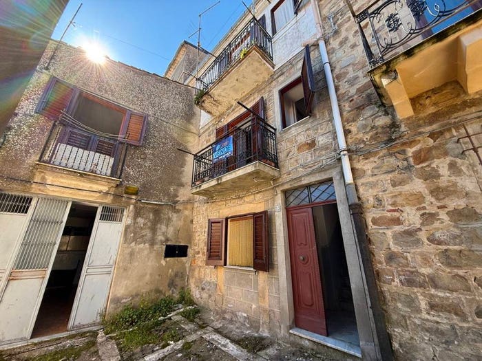 Casa trilocale in vendita in Via Maria Lo Iacono, Mistretta