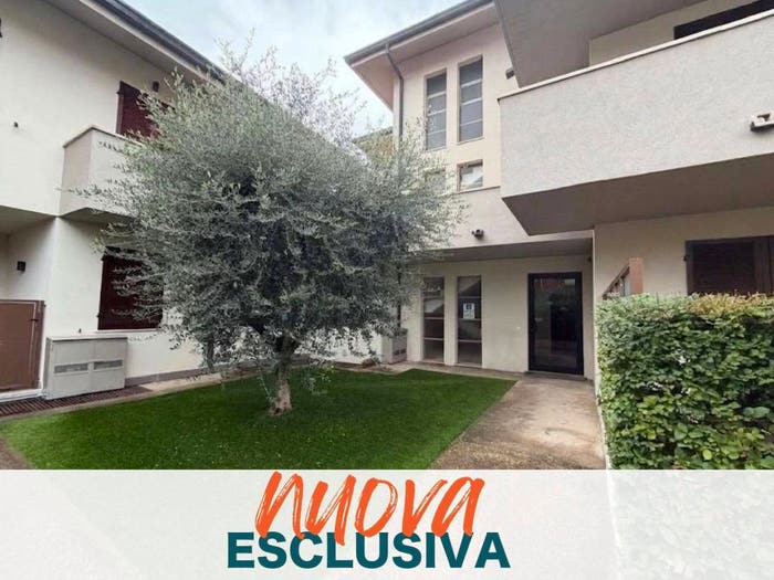 Appartamento trilocale in vendita in Vie Case Nuove, Centro, Sirmione