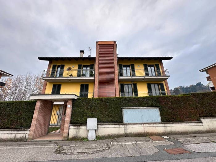 Appartamento con 5 locali in vendita in Via Eugenio Amerio, Canelli