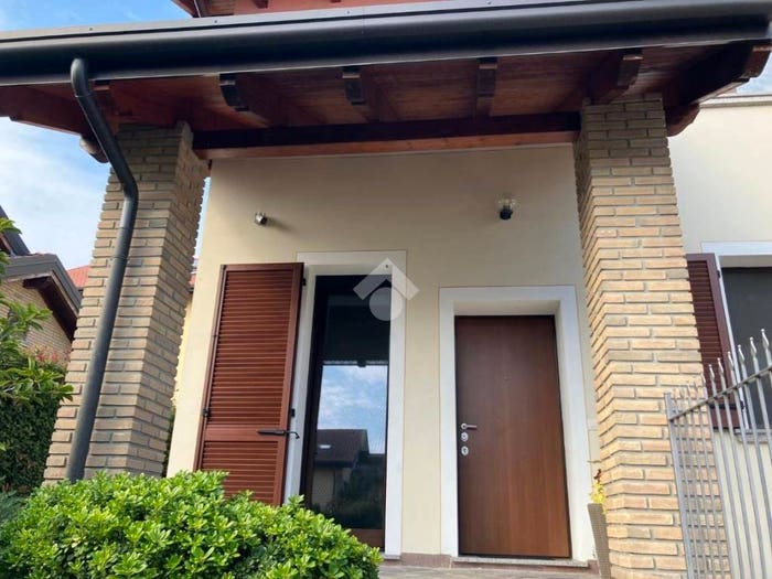 Casa quadrilocale in vendita in Via Giugno, Riozzo, Cerro al Lambro