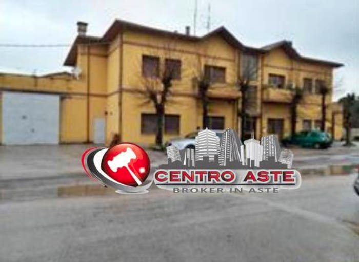 Appartamento con 6 locali in vendita in Via degli Orciari, Colli al Metauro
