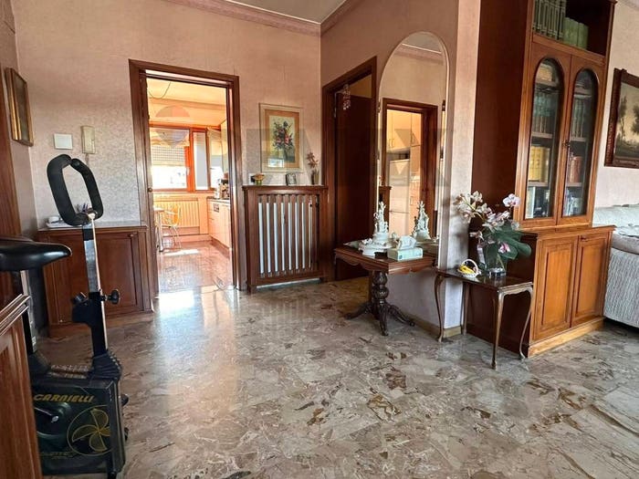 Appartamento trilocale in affitto in Via Pergine, Monte Stella, Milano