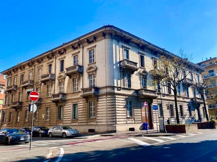 Appartamento trilocale in vendita in Viale Paolo Toschi, Centro Storico, Parma