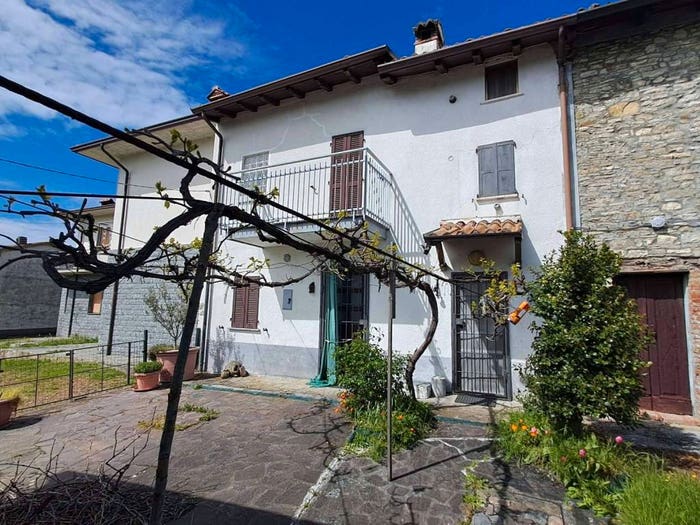 Casa con 6 locali in vendita in località Costa Trentini, Colli Verdi