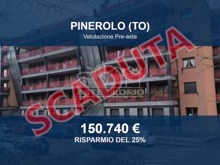 Appartamento con 6 locali in vendita in Piazza Solferino, Centro, Pinerolo