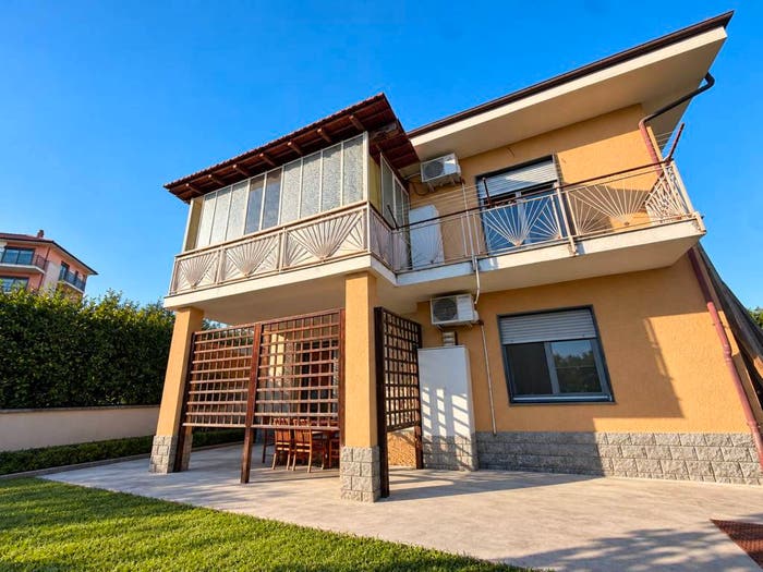 Casa con 5 locali in vendita in Via Piscina, Centro, Frossasco