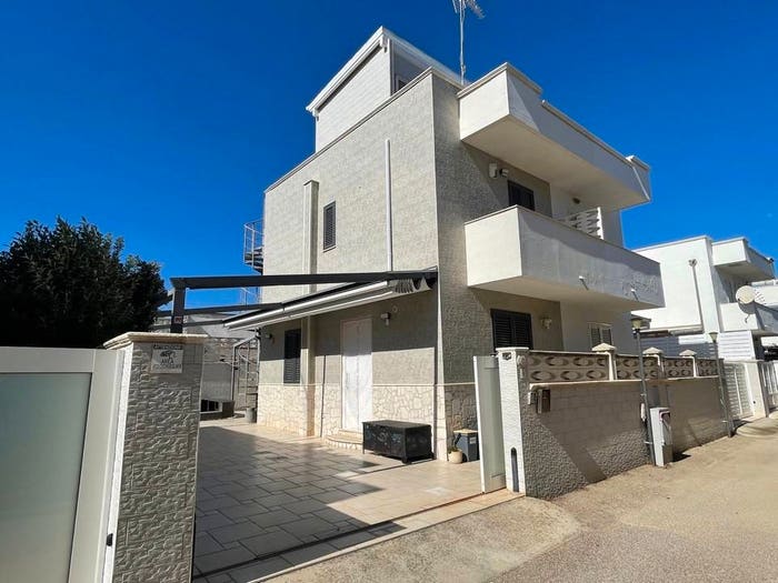 Casa quadrilocale in vendita in Via Ilaria Alpi, Campomarino, Maruggio