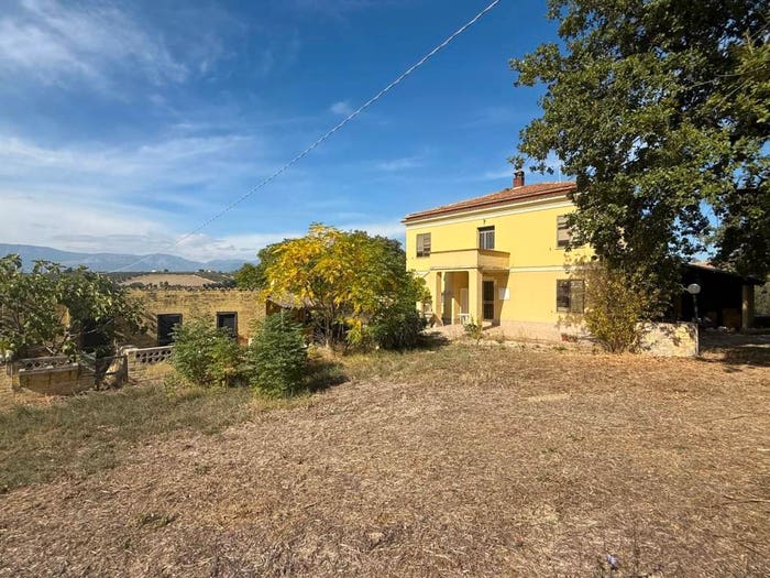 Casa quadrilocale in vendita in Contrada Pratodonico, Pianella