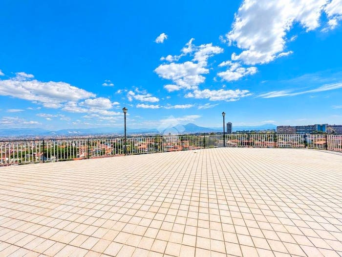 Appartamento con 6 locali in vendita in Traversa di Via Santa Croce Vecchia, Chiaiano, Napoli