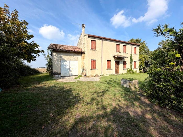 Casa con 6 locali in vendita in Papozze