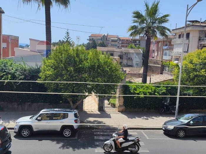 Appartamento quadrilocale in vendita in VIALE PRINCIPE UMBERTO, Centro, Caltagirone
