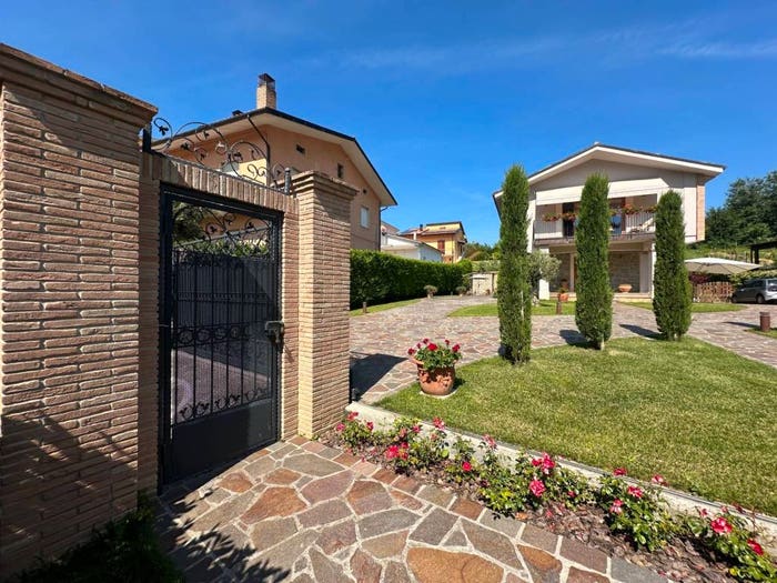 Casa con 6 locali in vendita in Via San Gabriele, Centro, Isola del Gran Sasso d'Italia