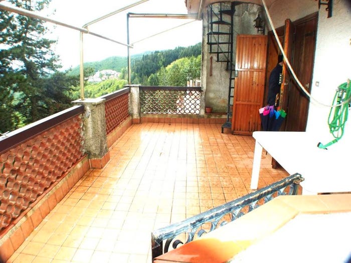 Appartamento trilocale in vendita in Via Del Tramonto No Number, Vallinfreda