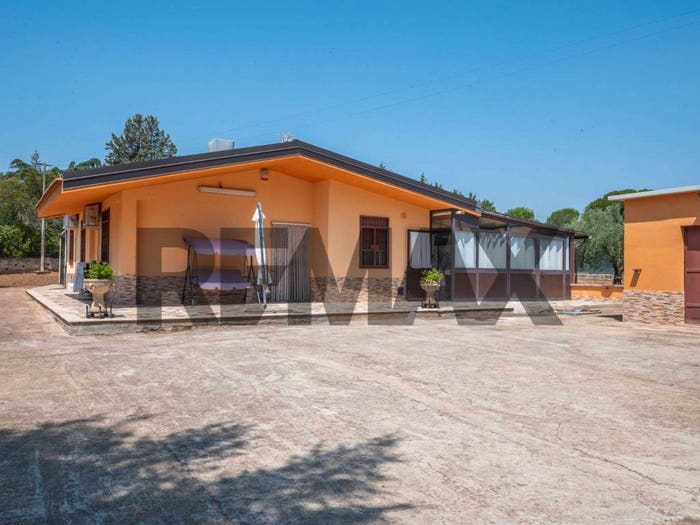 Casa con 5 locali in vendita in SP, Caltagirone