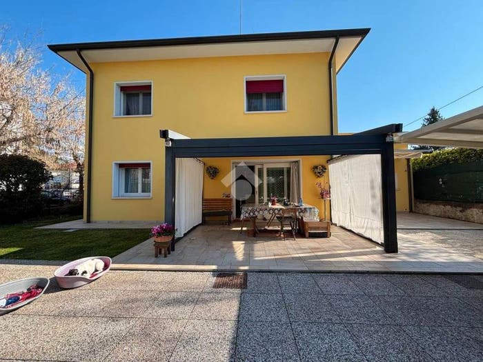 Casa con 6 locali in vendita in Via Kennedy, Centro, Conegliano