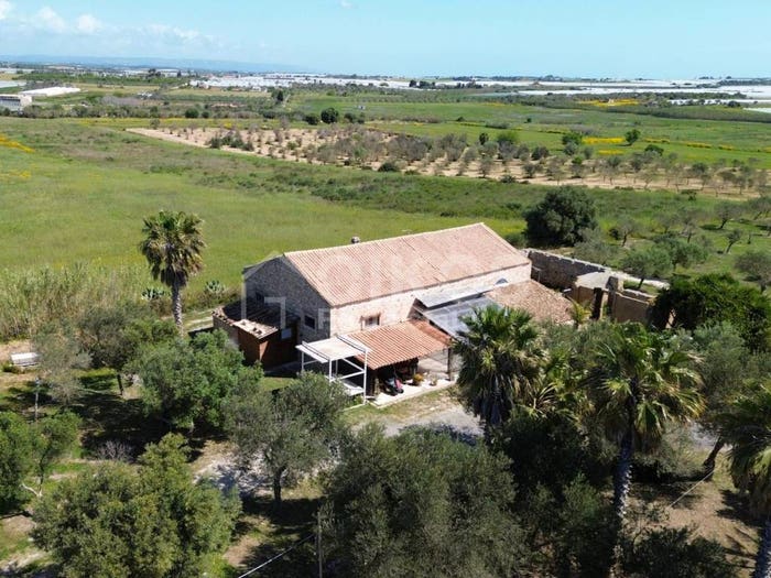 Casa con 6 locali in vendita in contrada cuba, Noto