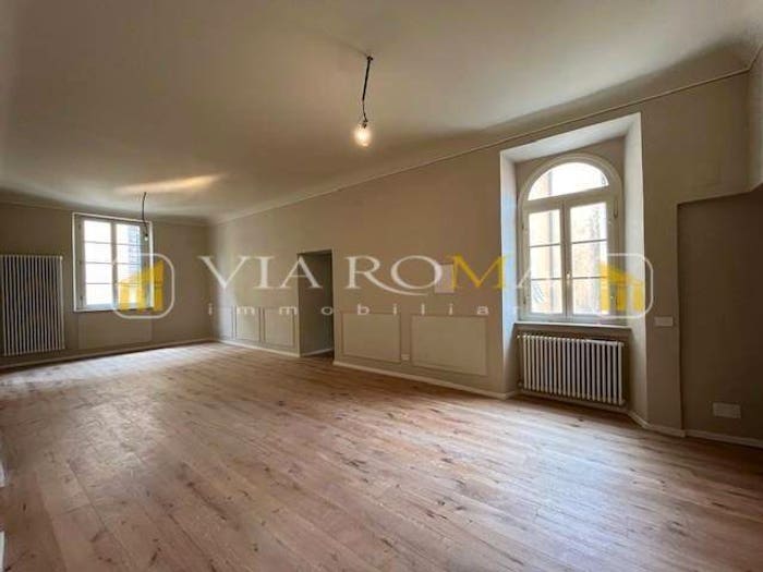 Appartamento con 6 locali in vendita in Piazza Napoleone San Michele, Lucca