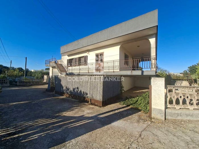 Casa con 6 locali in vendita in contrada barbagiulo, Cisternino