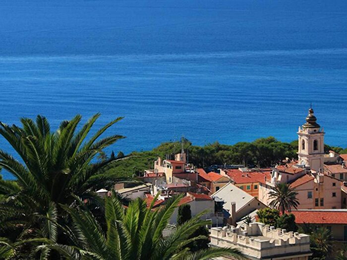 Appartamento bilocale in vendita in Via Virgilio, Via Romana, Bordighera