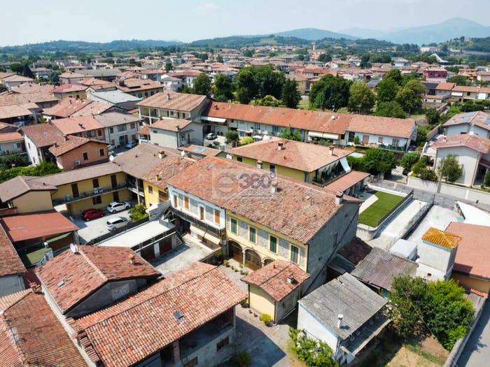 Casa con 5 locali in vendita in Vicolo Rossini, Cazzago San Martino