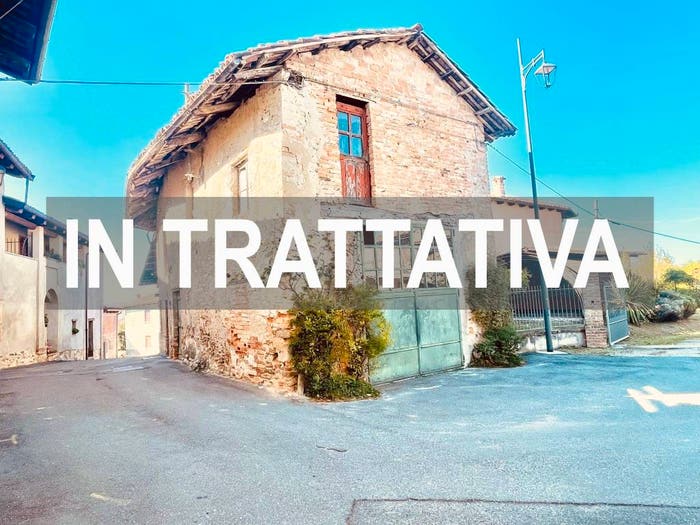 Casa con 6 locali in vendita in Via Vittorio Alfieri, Centro, Castiglione Falletto