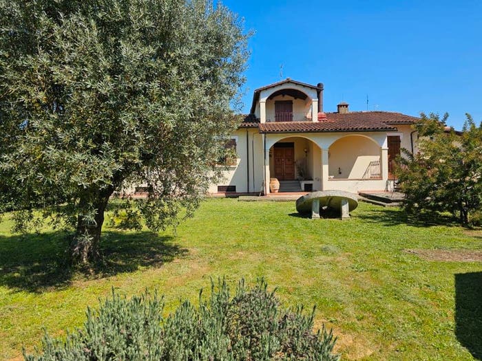 Casa con 6 locali in vendita in Località Libbia, Tregozzano, Arezzo