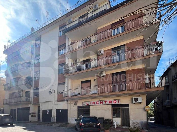 Appartamento con 5 locali in vendita in Piazza di Rauso, Centro, Capua