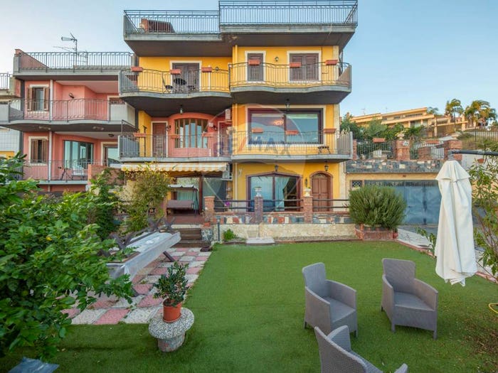 Casa con 6 locali in vendita in VIa Vampolieri, Vambolieri, Aci Catena