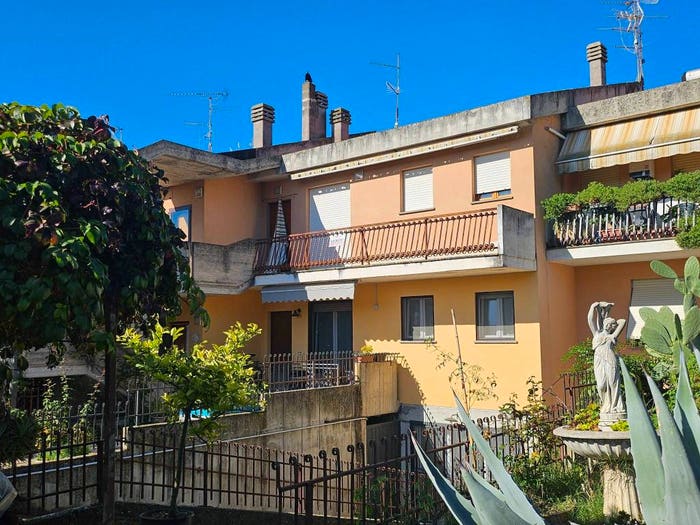 Appartamento quadrilocale in vendita in Via del Mulino, Penna in Teverina