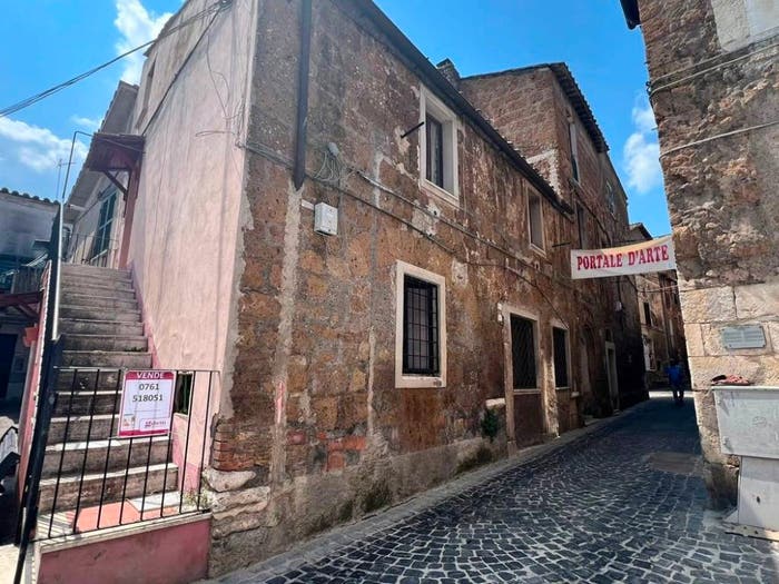 Appartamento con 5 locali in vendita in Via Vinciolino, Centro, Civita Castellana