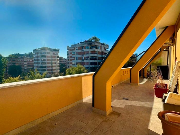 Appartamento bilocale in affitto in Via Andrea Maffei, Montenero, Milano