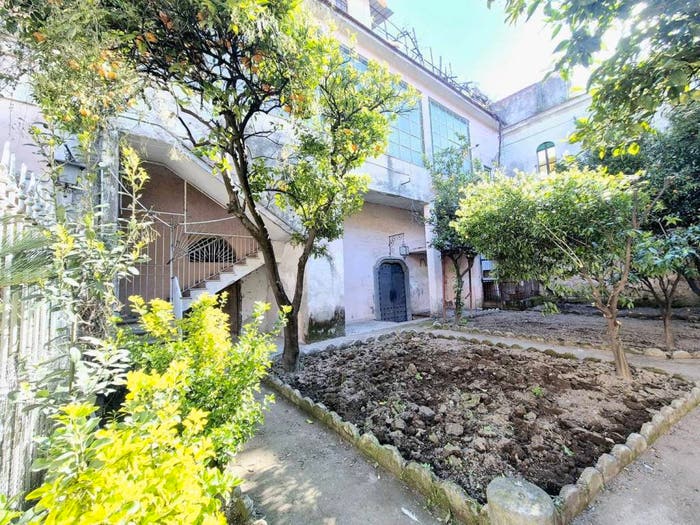 Casa con 5 locali in vendita in Corso Umberto, Centro, Caivano