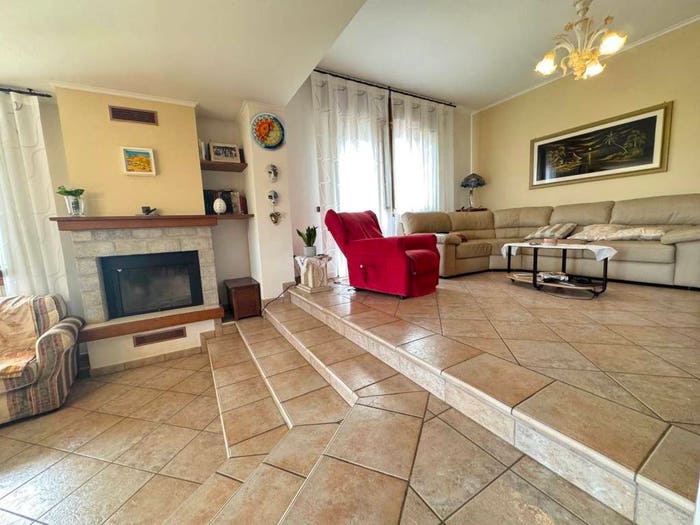 Casa con 6 locali in vendita in Santa Caterina d'Este