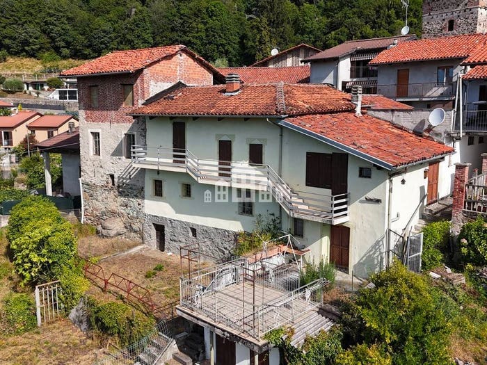 Casa con 5 locali in vendita in Via Cavour, Strambinello