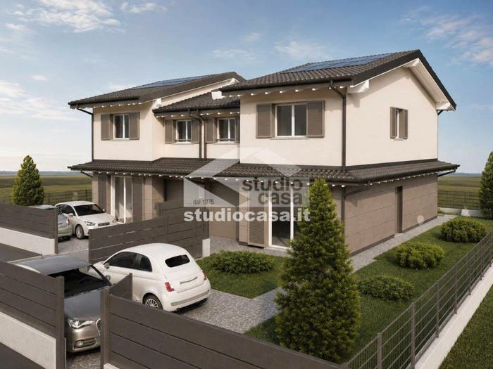 Casa con 5 locali in vendita in Via Pietro Rama, Lurano