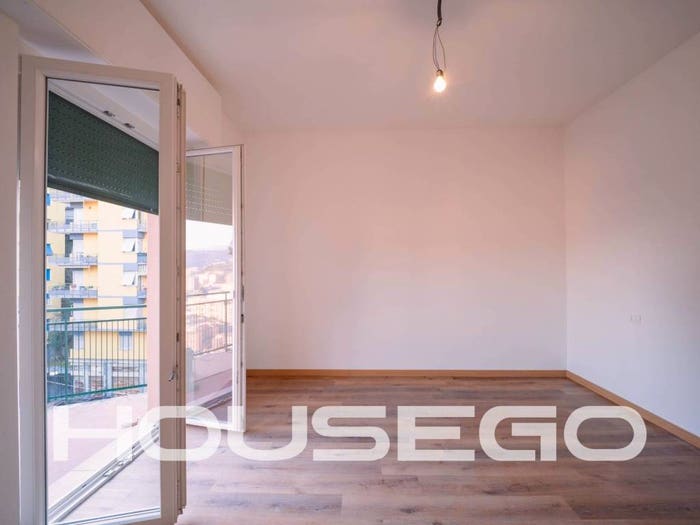 Appartamento quadrilocale in vendita in Via Antonio Burlando, Staglieno, Genova