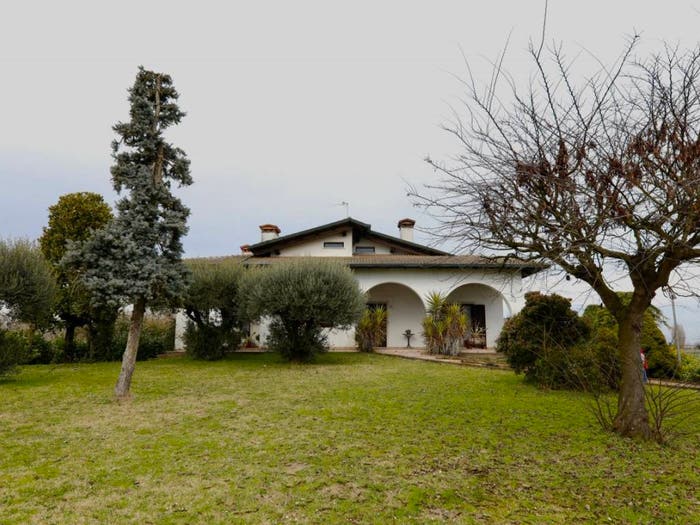 Casa con 6 locali in vendita in Via Grompe, Urbana