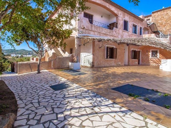 Appartamento trilocale in vendita in Via L'Aldiola, Porto Cervo, Arzachena