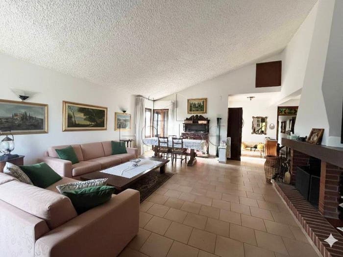 Casa con 6 locali in vendita in Via Del Sembolino, Civitella in Val di Chiana