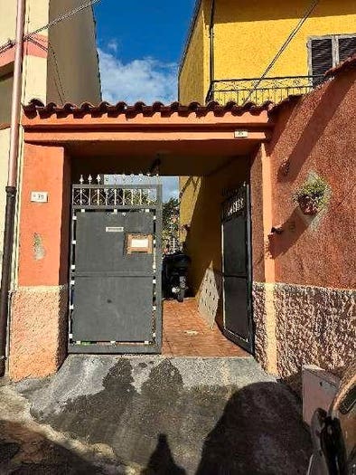 Casa trilocale in vendita in Via Santa Barbara, Centro, Capoterra