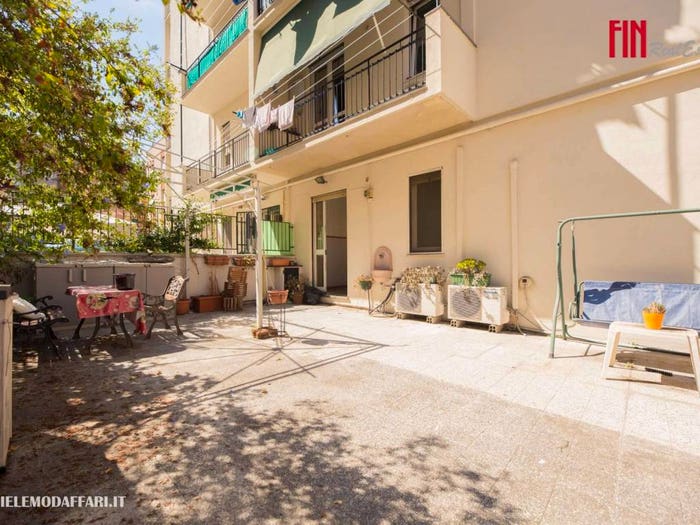Appartamento trilocale in vendita in Via Dell'Ombra, Sturla, Genova