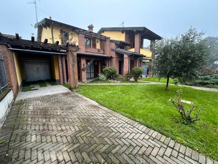 Casa trilocale in vendita in Via Aprile, Castelverde