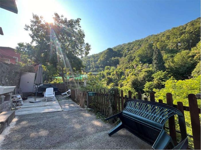 Casa con 6 locali in vendita in via Garibaldi, Cambiasca