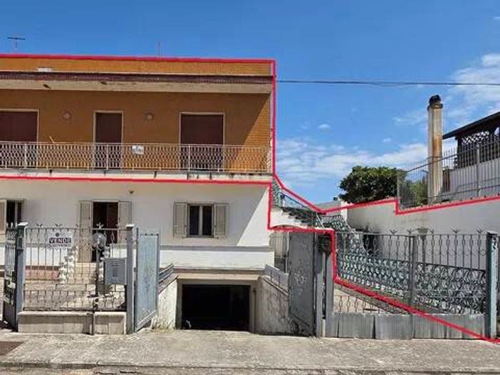 Appartamento con 6 locali in vendita in Via Vittorio Alfieri, Centro, Carmiano
