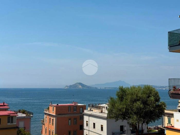 Appartamento quadrilocale in vendita in Via boezio, Bagnoli, Napoli