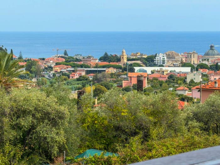 Appartamento bilocale in vendita in Viale Enrico Toti, Centro, Loano