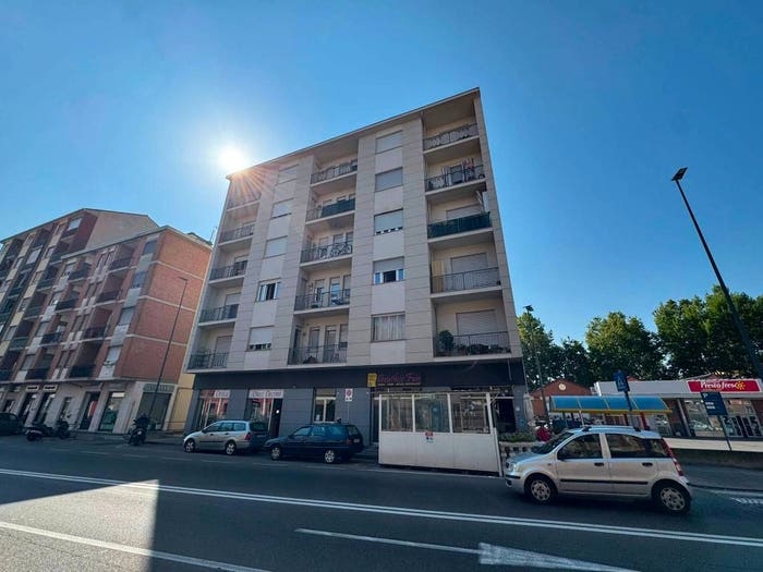 Casa con 6 locali in vendita in Corso Alessandria, Asti