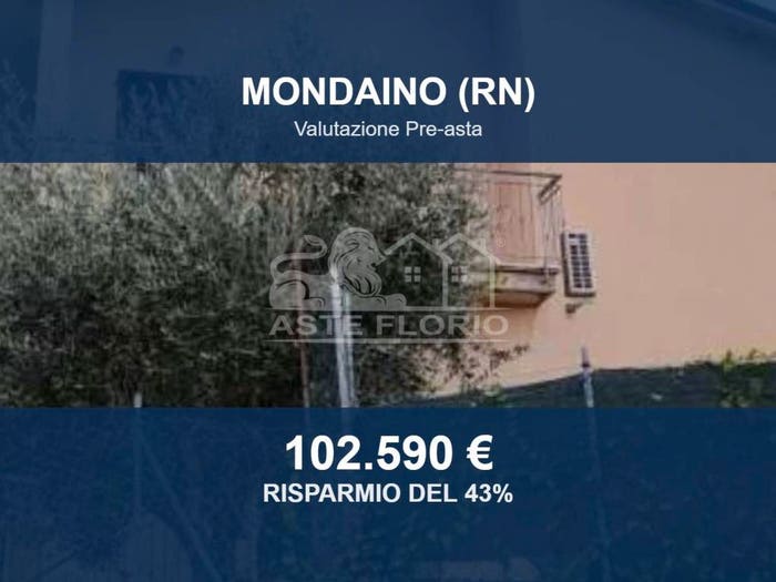 Casa quadrilocale in vendita in Piazza Montebello, Centro, Mondaino