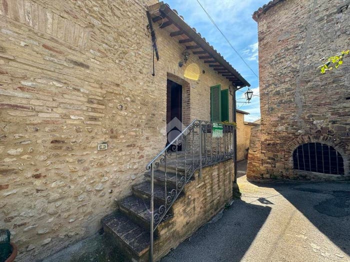 Casa bilocale in vendita in Vicolo dello Sperone, Centro, Montefalco