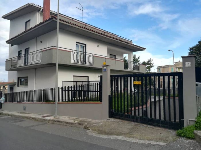 Casa con 6 locali in vendita in Via Francesco Sgalambro, Lentini